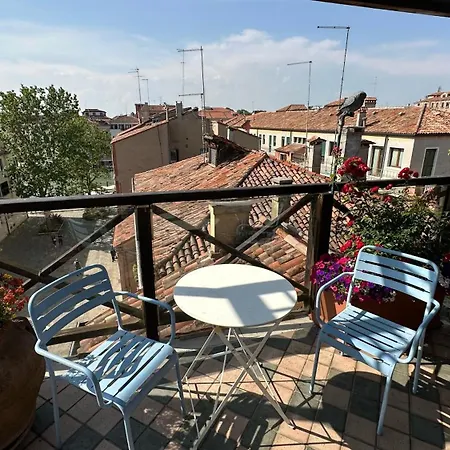Отель Ai Due Fanali Adults Only 3*