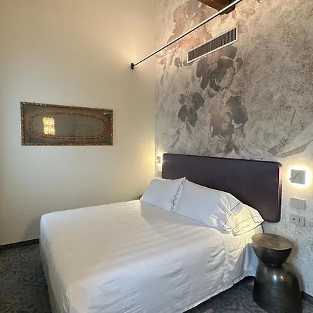 Ai Due Fanali Adults Only 3*