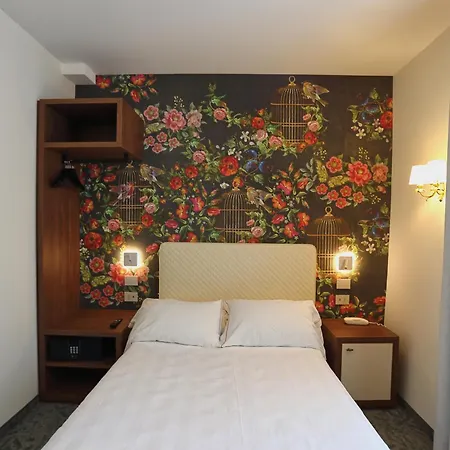 Отель Ai Due Fanali Adults Only 3*
