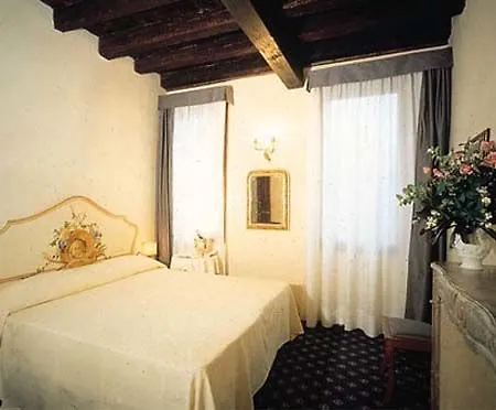 Ai Due Fanali Adults Only Отель 3*