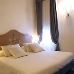 Ai Due Fanali Hotel 3*