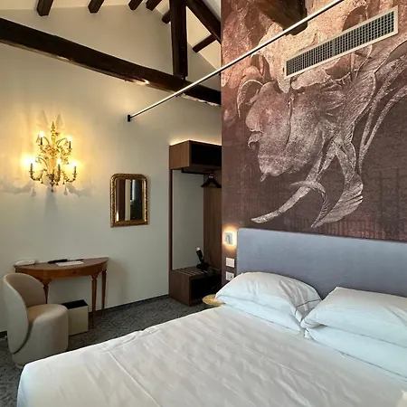 Ai Due Fanali (adults Only) فندق البندقية