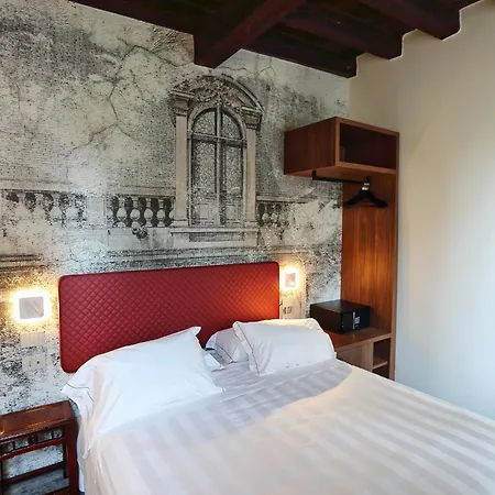 Ai Due Fanali (adults Only) البندقية