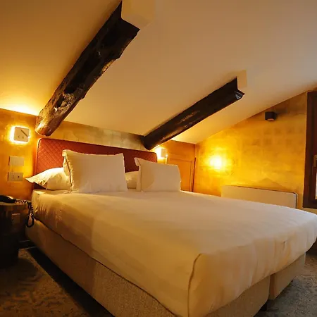 Ai Due Fanali (adults Only) 3*